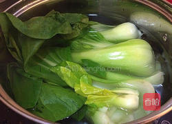 木耳炒油菜的做法图解2