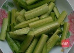 酸辣腌黄瓜的做法图解2