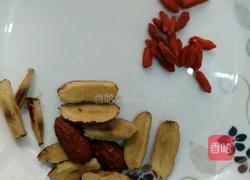 银耳莲子汤的做法图解4