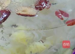 银耳莲子汤的做法图解7