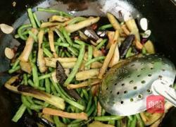 茄子炒豆角的做法图解5