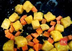 鸡蛋炒馒头的做法图解8