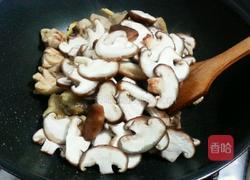 香菇炒鸡的做法图解4