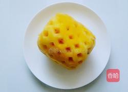 五彩菠萝炒饭的做法图解1