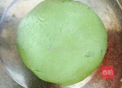 木耳香菇饺子的做法图解2