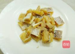 咸鱼烧茄子的做法图解3