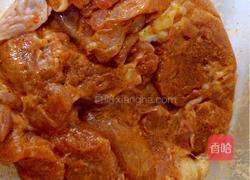 奥尔良烤馒头鸡腿堡的做法图解2