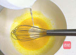 红丝绒戚风杯子蛋糕的做法图解4