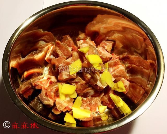 主料准备：?直排切段放姜