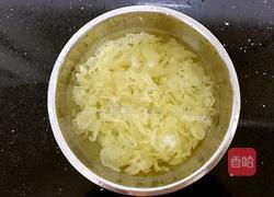 苹果银耳红枣汤的做法图解1