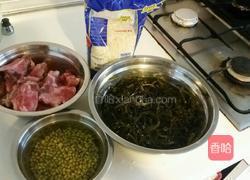 排骨粥的做法图解1