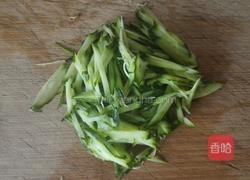 黄瓜鸡蛋饼的做法图解2