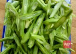 豆角炒火腿的做法图解3
