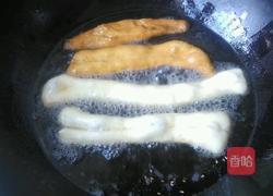 炸油条的做法图解15
