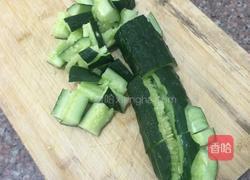 凉拌小黄瓜的做法图解2