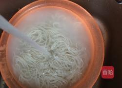 肉丝炒粉的做法图解3