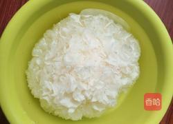 莲子银耳汤的做法图解1