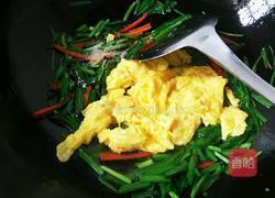 韭菜鸭蛋的做法图解9