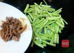 腐乳肉丝炒空心菜梗的做法图解6