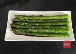 蒜蓉白灼芦笋的做法图解3