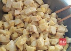 五彩鸡蛋馒头丁的做法图解3