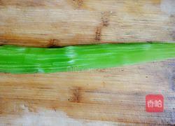 凉拌莴苣丝的做法图解1