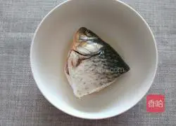 Illustration of how to make crucian carp head tofu soup 1