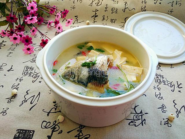 鲫鱼头豆腐汤