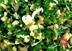 韭菜鸡蛋虾皮饺子的做法图解8