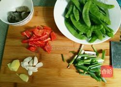 荷兰豆炒虾仁的做法图解2