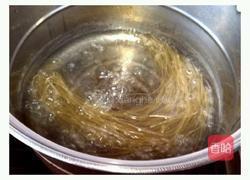 白菜炖粉条的做法图解3