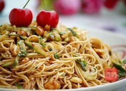 凉拌凉面的做法图解1