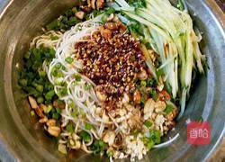 凉拌凉面的做法图解10