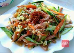 红油黄瓜拌耳丝的做法图解7