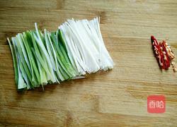 红油凉拌皮蛋的做法图解2