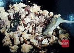 香菇炒鸡肉的做法图解5