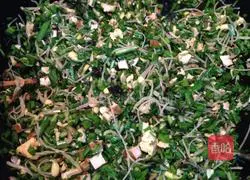 Illustration of how to make leek and egg boxes 7