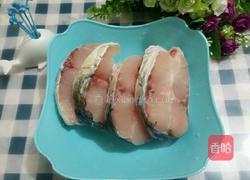 红烧草鱼段的做法图解1