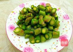 蚝油芦笋牛肉粒的做法图解3