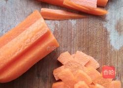 荷兰豆炒胡萝卜的做法图解1