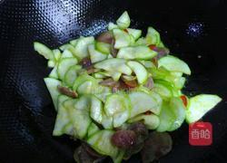 西葫芦炒香肠的做法图解8