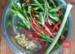 尖椒炒肉丝的做法图解3