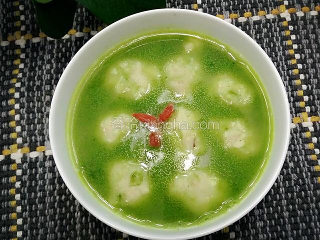 成品!放三颗枸杞装饰，味道很不错哦!