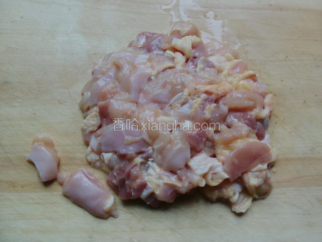 鸡肉洗净切小块
