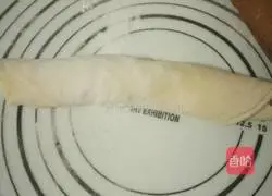 Illustration of how to make green onion layer cake 8