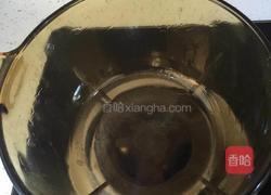 香肠腊味煲仔饭的做法图解2