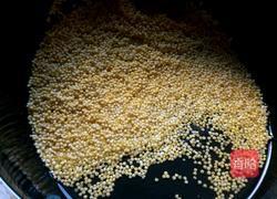 红枣小米粥的做法图解2