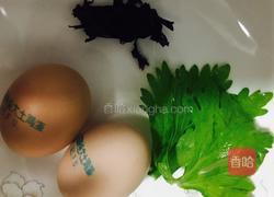 清汤荷包蛋的做法图解1