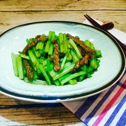 牛肉炒芹菜的做法[图]