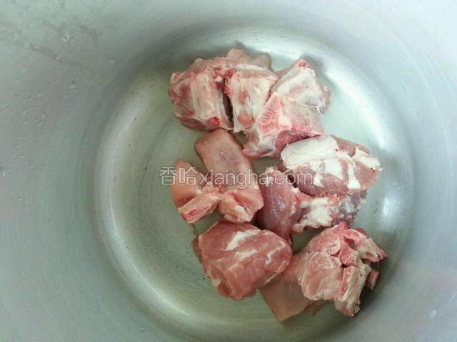 排骨剁块备用